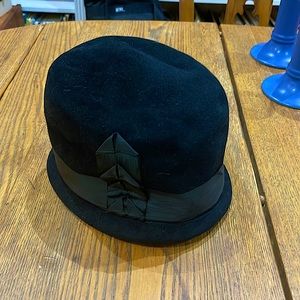 Vintage Black Velour Cloche Hat Size Small
